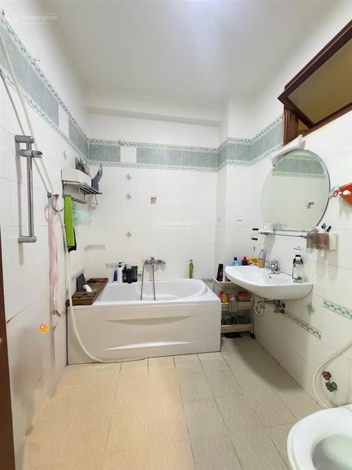 Nhà đúc 4 tầng khu vip hoàng hoa thám giáp t3 tân sơn nhất, hẻm nhựa 10m, an ninh dân trí
