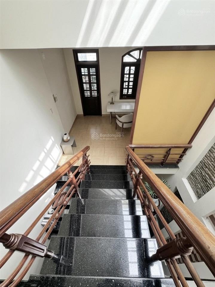 Nhà đúc 4 tầng khu vip hoàng hoa thám giáp t3 tân sơn nhất, hẻm nhựa 10m, an ninh dân trí
