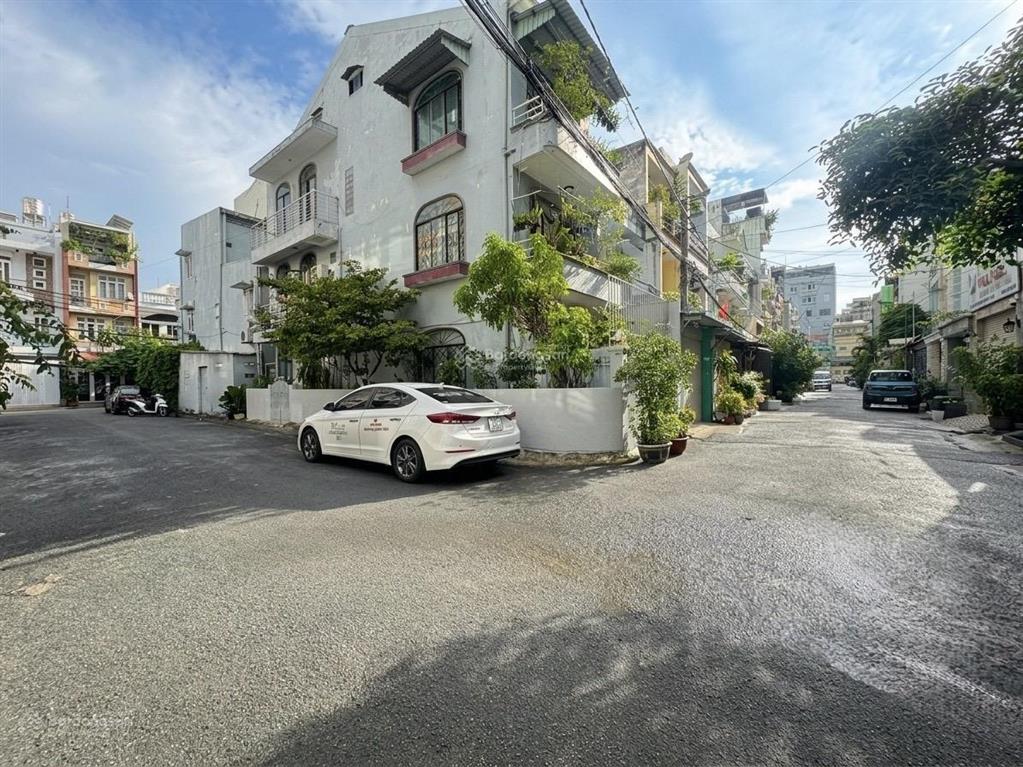 Nhà đúc 4 tầng khu vip hoàng hoa thám giáp t3 tân sơn nhất, hẻm nhựa 10m, an ninh dân trí
