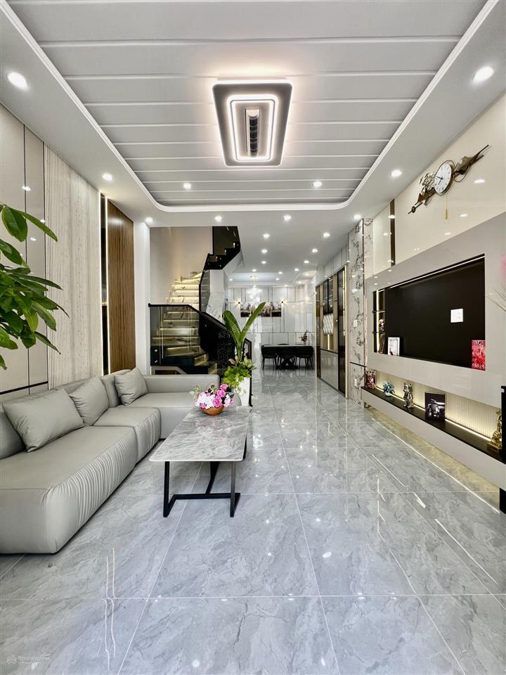 Nhà xây mới 3 tầng gần trường tân trụ cách 1 căn ra mặt tiền 4m x 12m 4 phòng ngủ sẵn nội thất