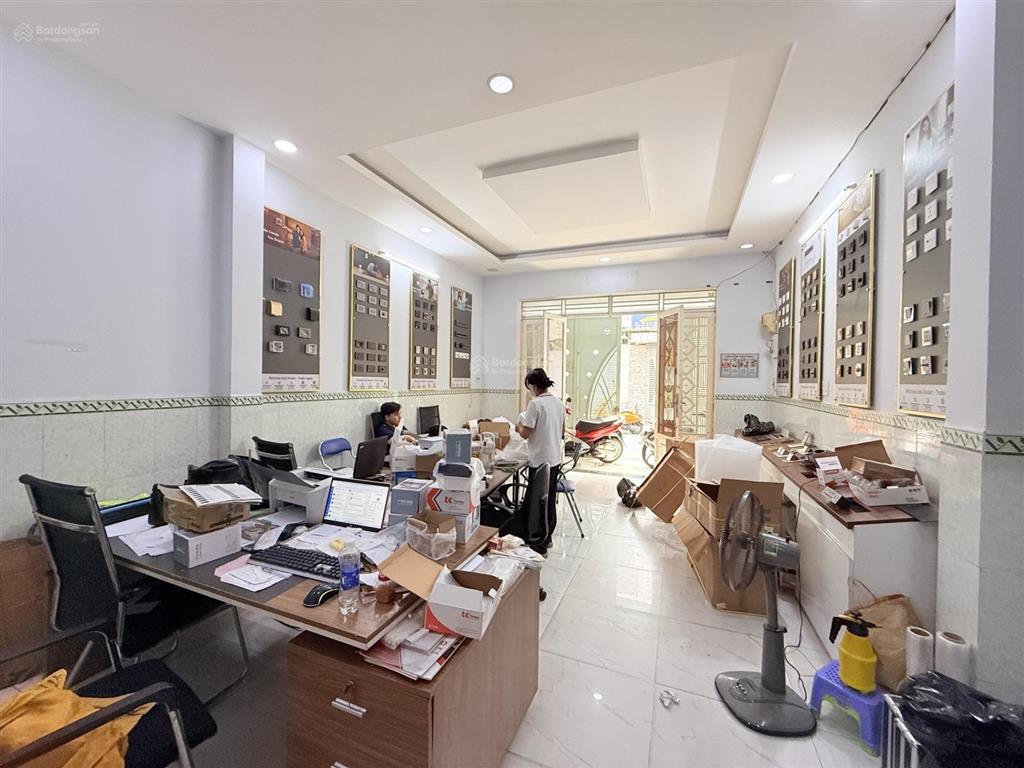 Mặt tiền kinh doanh khu bàu cát 55m2 3 tầng sân thượng ngang đẹp còn mới chỉ hơn 10 tỷ