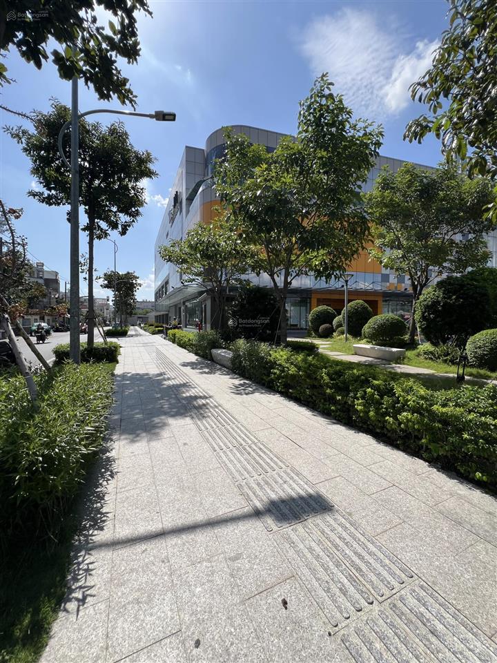 Sát vách emart phan huy ích, 4.9m x 12m nở hậu 5.4m, nhà 2 tầng còn mới về ở ngay, nhỉnh 6 tỷ