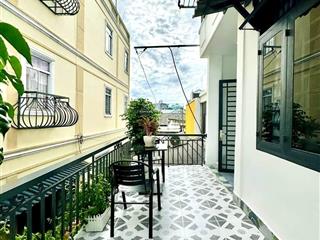 Sát vách emart phan huy ích, 4.9m x 12m nở hậu 5.4m, nhà 2 tầng còn mới về ở ngay, nhỉnh 6 tỷ