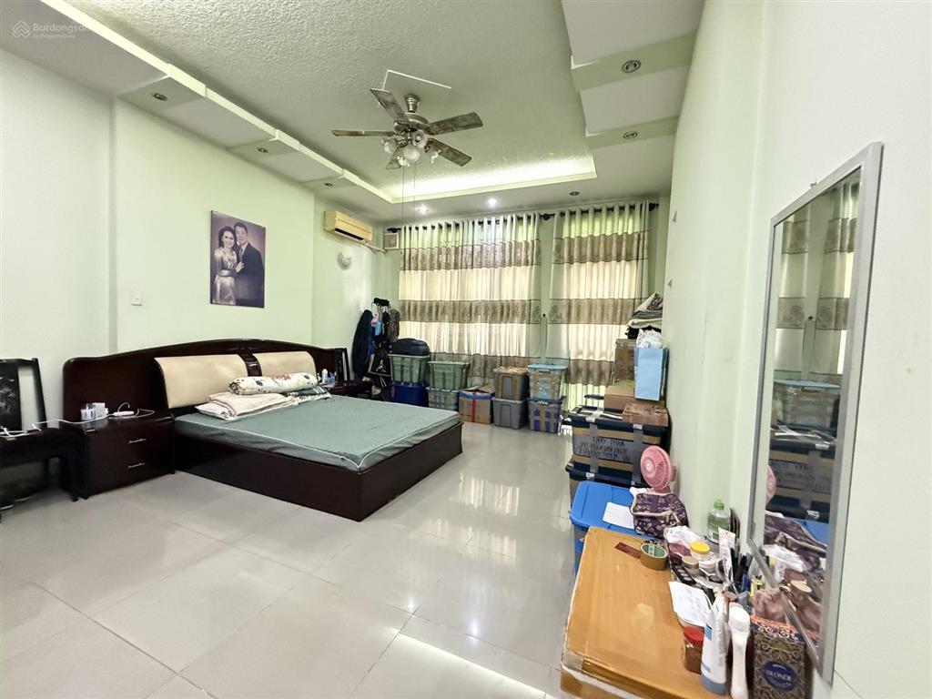 Bán nhà hẻm oto 8m phạm văn bạch 4.5m x 20m nhà đúc 3 tầng ngay cổng quân đội rất an ninh