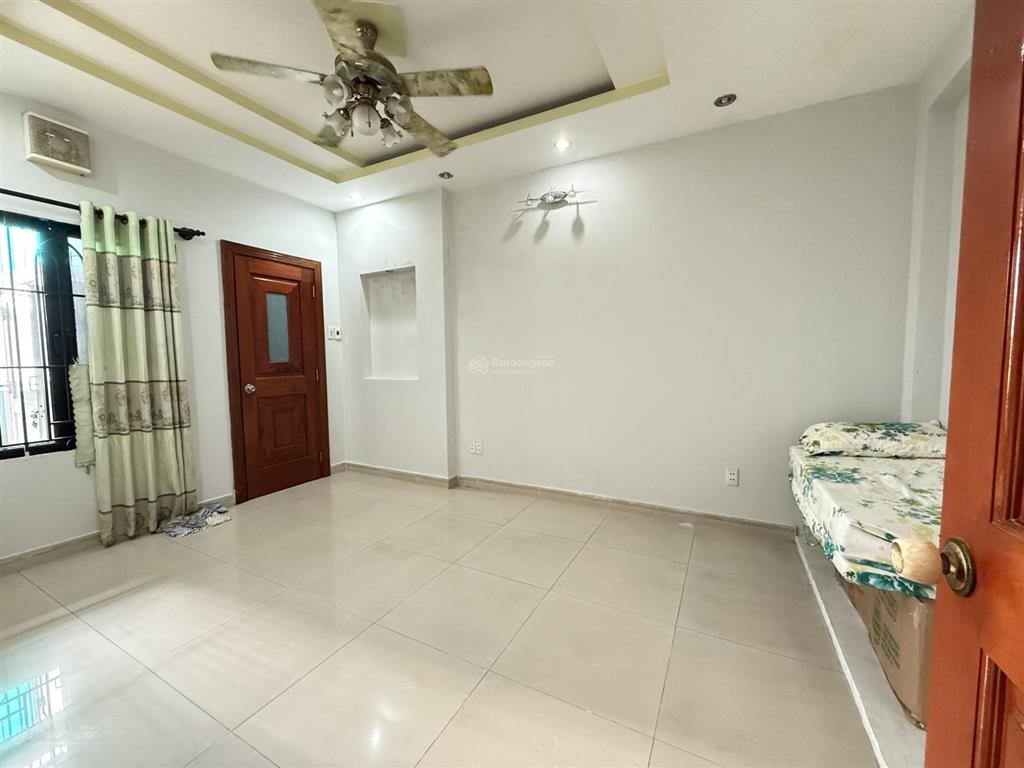 Bán nhà hẻm oto 8m phạm văn bạch 4.5m x 20m nhà đúc 3 tầng ngay cổng quân đội rất an ninh