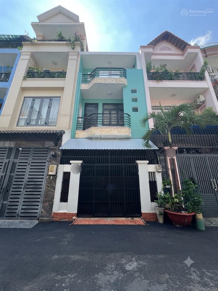 Bán nhà hẻm oto 8m phạm văn bạch 4.5m x 20m nhà đúc 3 tầng ngay cổng quân đội rất an ninh