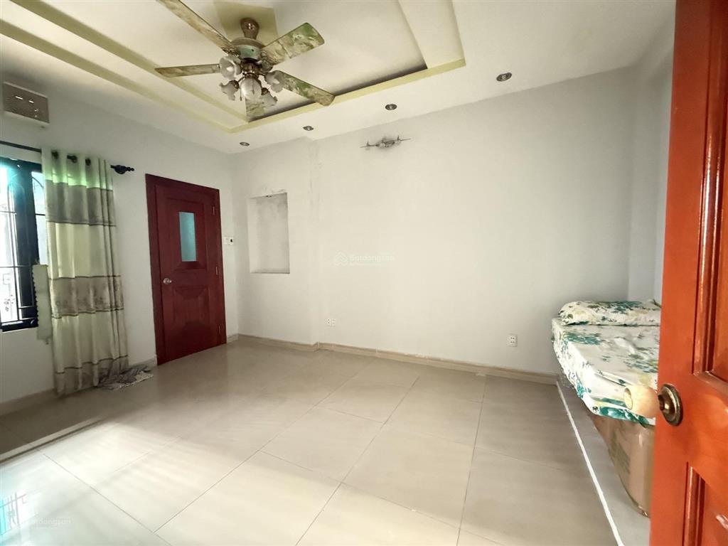 Bán nhà hẻm oto 8m phạm văn bạch 4.5m x 20m nhà đúc 3 tầng ngay cổng quân đội rất an ninh