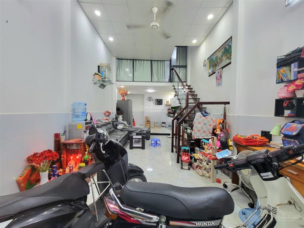 Hẻm ô tô nguyễn phúc chu 4m x 12.5m, gần trường chinh, cách 20m ra mặt tiền, chỉ 5,4 tỷ