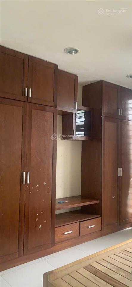 Bán nhà phố hiện đại 4 pn, 4 wc dọn vào ở ngay, gần đầm sen, nhà thi đấu phú