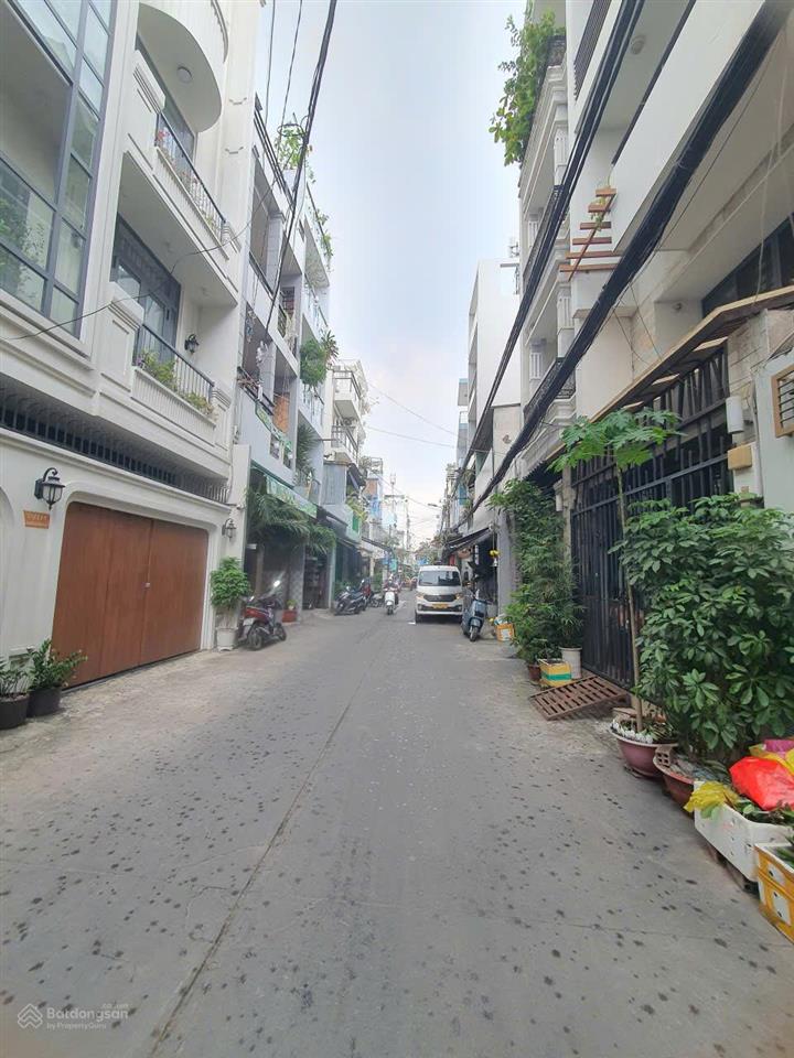 Bán nhà phố hiện đại 4 pn, 4 wc dọn vào ở ngay, gần đầm sen, nhà thi đấu phú