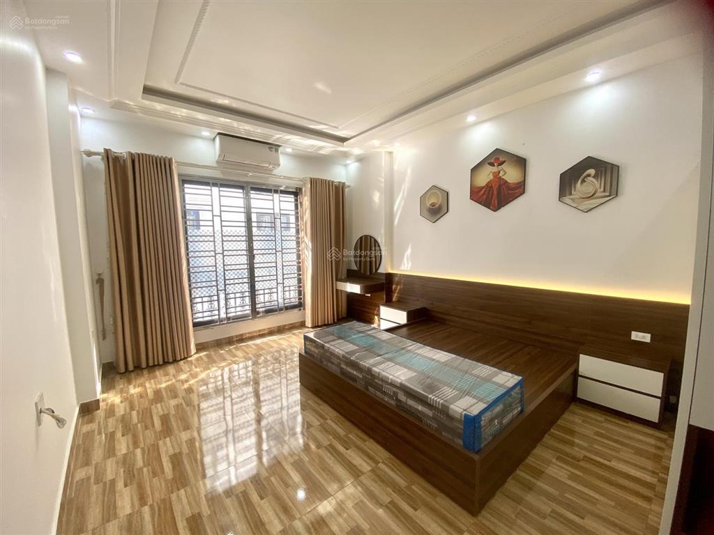 Bán nhà ngõ 369 văn cao thông 333 văn cao 2 oto tránh nhau. đang có dòng tiền cho thuê 18tr/tháng