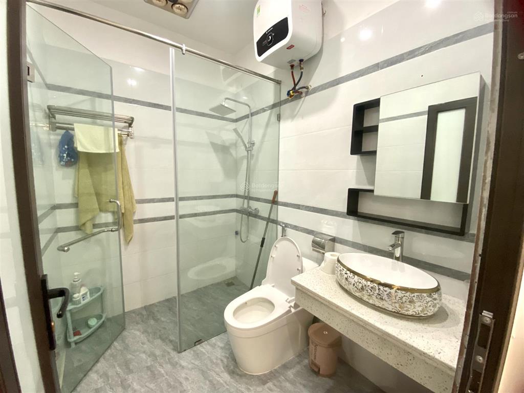 Bán nhà ngõ 369 văn cao thông 333 văn cao 2 oto tránh nhau. đang có dòng tiền cho thuê 18tr/tháng