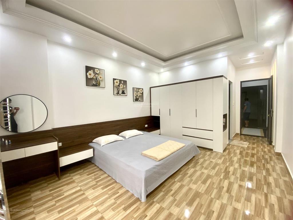 Bán nhà ngõ 369 văn cao thông 333 văn cao 2 oto tránh nhau. đang có dòng tiền cho thuê 18tr/tháng
