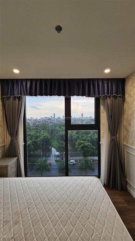 Chính chủ cần bán ch 2pn+ toà i1, giá 4,7ty bp,đầy đủ nội thất mới,view công viên.  0343 059 ***