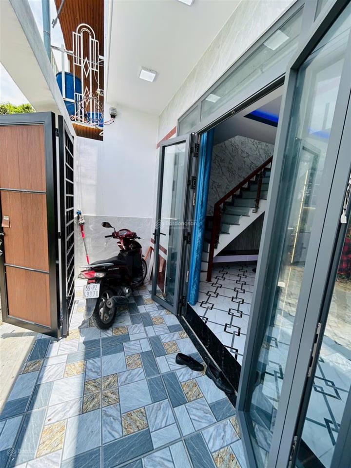 Bán nhà riêng gần cầu lớn, phan văn hớn, 2,1 tỷ, 82m2, 3pn, 3wc, 2 tầng, bao đẹp