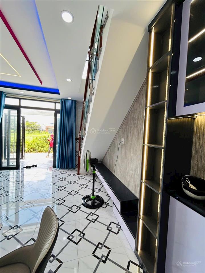 Bán nhà riêng gần cầu lớn, phan văn hớn, 2,1 tỷ, 82m2, 3pn, 3wc, 2 tầng, bao đẹp