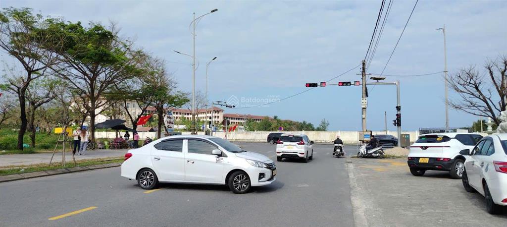 Siêu phẩm 2429 m2 đất 3 mặt tiền, lô đất hiếm, view biển siêu đẹp ngũ hành sơn