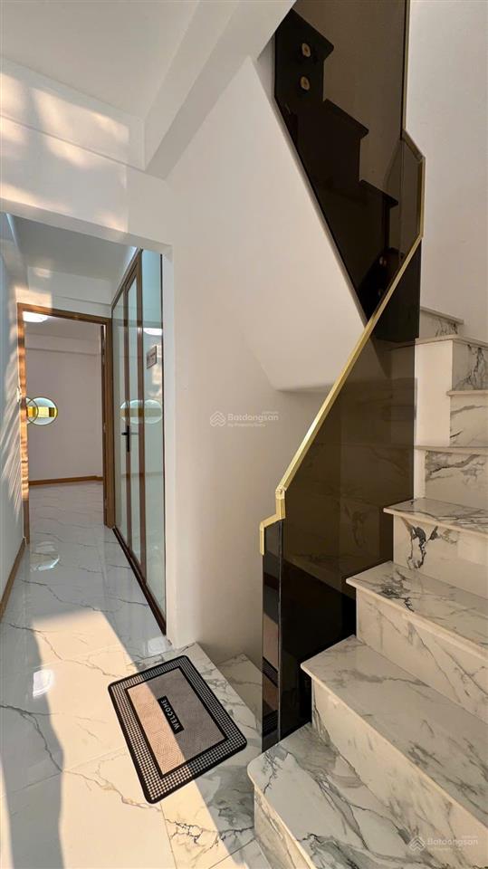 Bán nhà mặt tiền đường lớn, rất phù hợp kinh doanh mọi ngành, giá trị cực lớn, trị giá cực dễ chịu