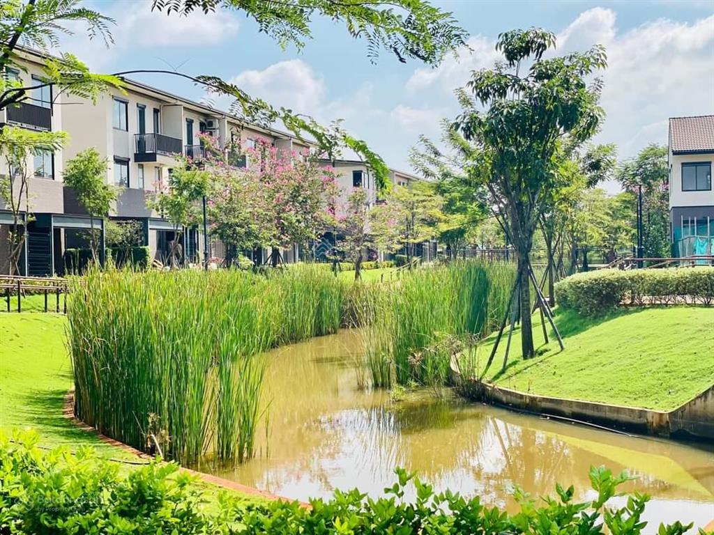 Bán nhà phố vườn ven sông vàm cỏ đông, trục đường 16m hướng nam, giá 5,2 tỷ, 0909 425 ***