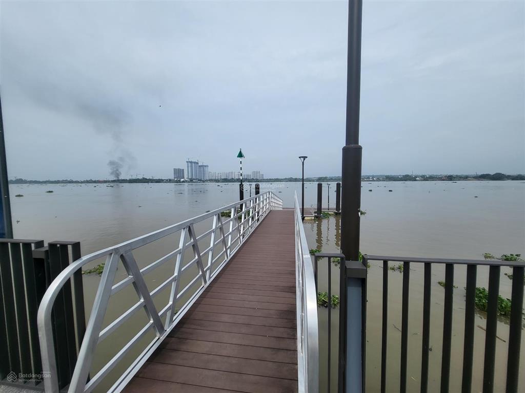 Cần bán nhà phố vườn 164m2, căn góc 2 mặt tiền view hồ bơi công viên, có nhà sẵn, 0909 425 ***
