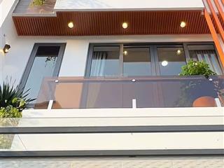 Nhà 3 tấm đúc (mặt tiền)bàu hạc 8, đối lưng hàm nghi