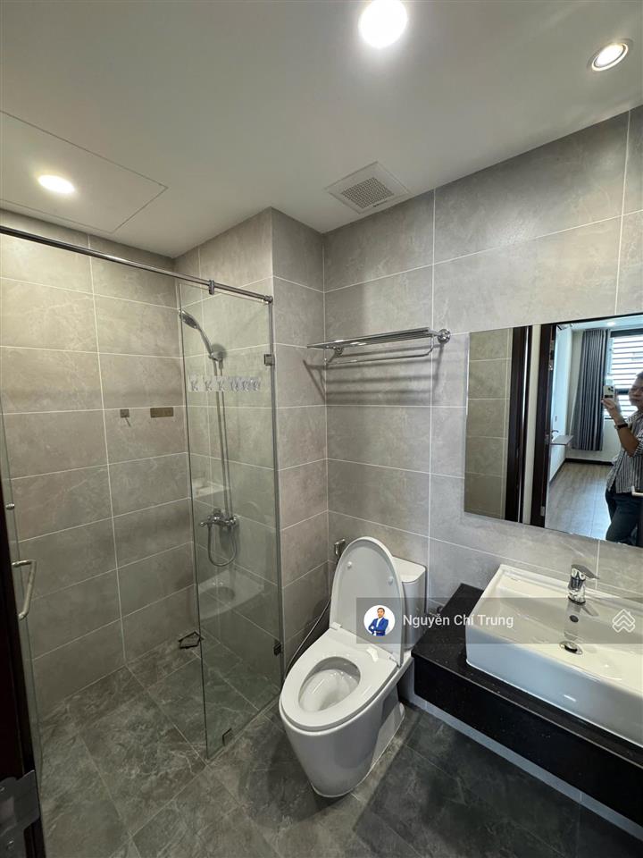 Cho thuê chung cư cao cấp c sky view, 2pn 2wc 80m2 full nội thất tầng cao view đẹpo