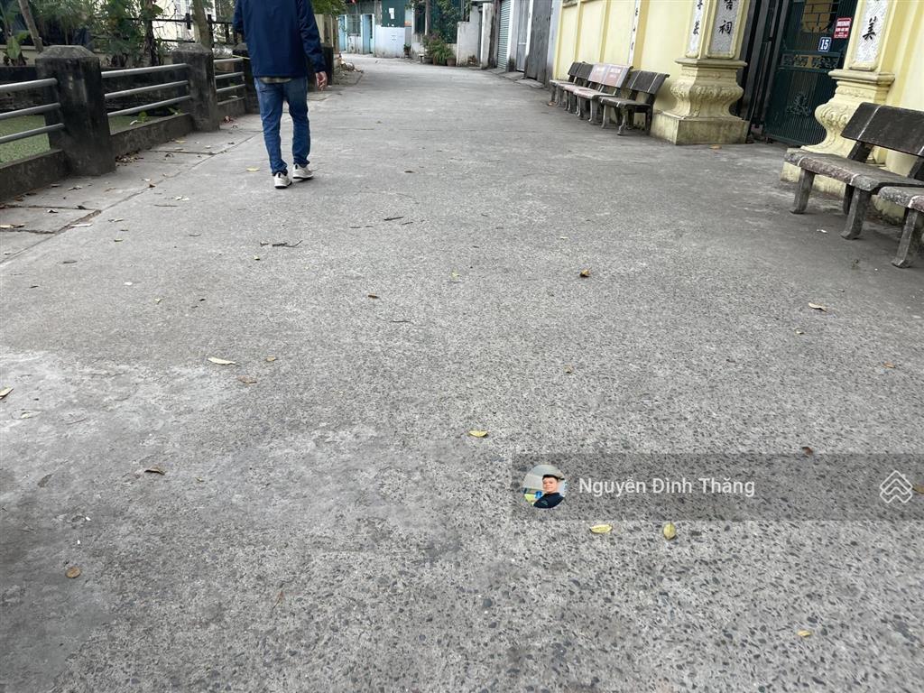 Bán 31m2 đất đông dư trong đê xóm 6 ngõ nông , gần trục chính giá chỉ 3.950