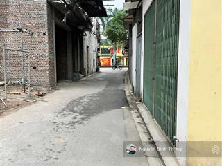 Bán 42.6m2 đất ngô xuân quảng trâu quỳ , ô tô con vào được