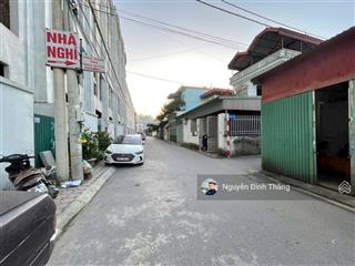 Bán 32.7m2 tái định cư trâu quỳ , gia lâm vỉa hè 2m đường rộng ô tô tránh giá siêu tốt