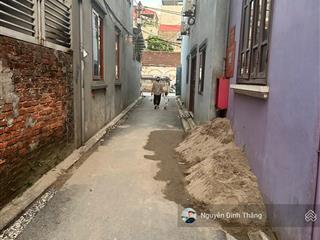 Bán 50m2 tổ dân phố kiên thành, thị trấn trâu quỳ ô tô đỗ cửa , gần vinhomes