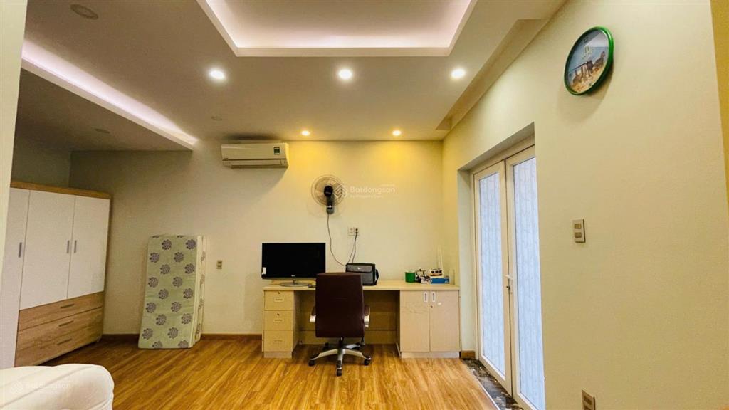 Nhà phố mega village khang điền 1 trệt 2 lầu có nội thất 3 phòng ngủ 3 toilet  sổ riêng