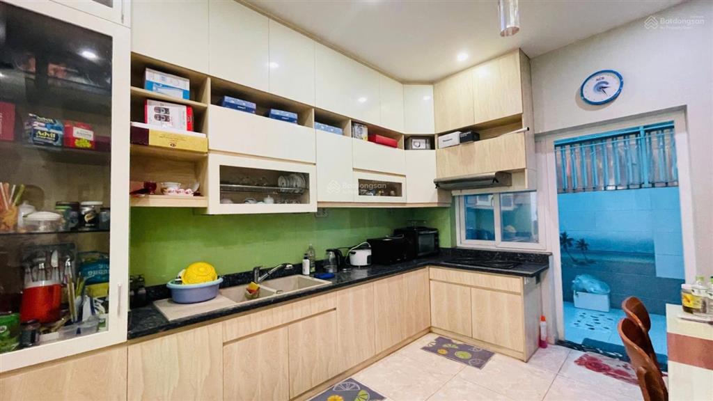 Nhà phố mega village khang điền 1 trệt 2 lầu có nội thất 3 phòng ngủ 3 toilet  sổ riêng