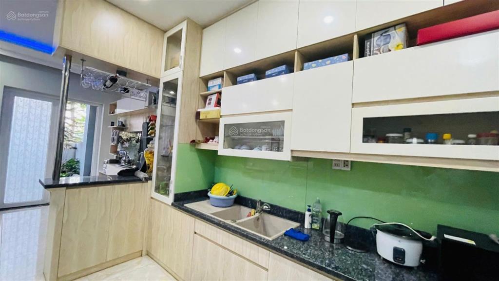 Nhà phố mega village khang điền 1 trệt 2 lầu có nội thất 3 phòng ngủ 3 toilet  sổ riêng