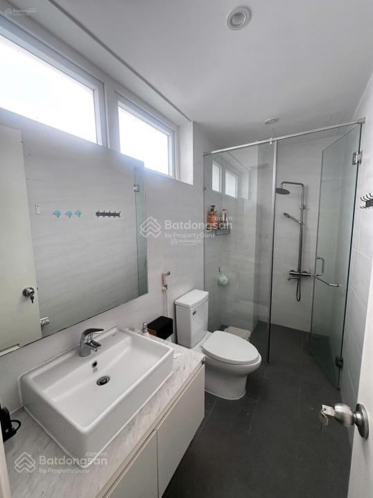 Nhà phố park riverside 5x15 1 trệt 2 lầu full nội thất nhỉnh xíu 10 tỷ còn thương lượng.