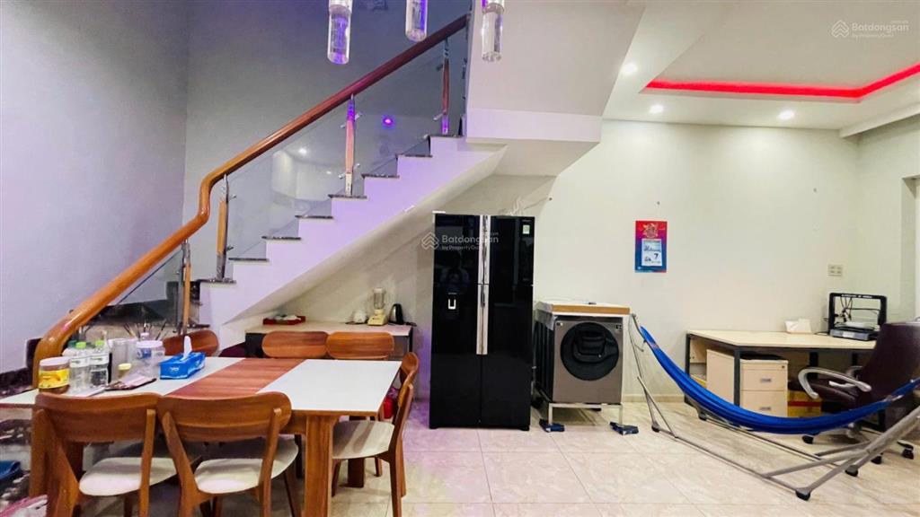 Nhà phố mega village khang điền 1 trệt 2 lầu nội thất cao cấp đầy đủ  sổ riêng hoàn công