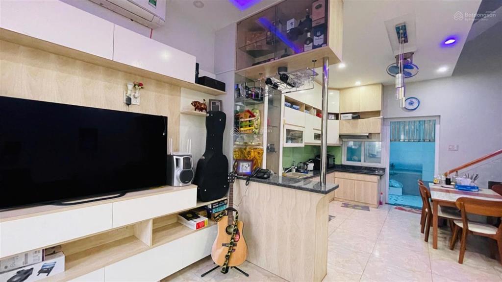 Nhà phố mega village khang điền 1 trệt 2 lầu nội thất cao cấp đầy đủ  sổ riêng hoàn công