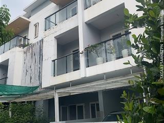 Gia chủ kẹt tiền đóng ban giảm giá 600 triệu bán gấp nhà full nội thất