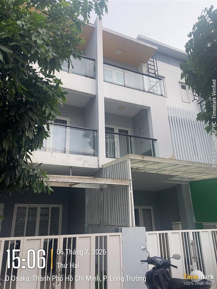 Gia chủ kẹt tiền đóng ban giảm giá 600 triệu bán gấp nhà full nội thất