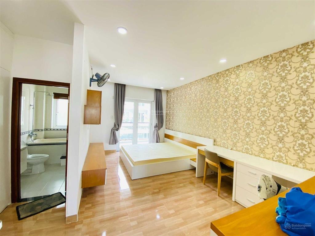 Nhà 3 phòng ngủ 75m2, full nội thất, sân ô tô đường 12m khu dân cư an ninh 24/7 có hồ bơi, gym