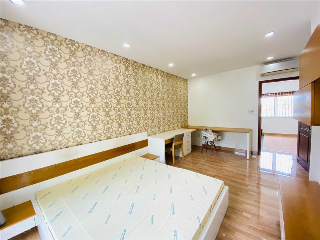 Nhà 3 phòng ngủ 75m2, full nội thất, sân ô tô đường 12m khu dân cư an ninh 24/7 có hồ bơi, gym