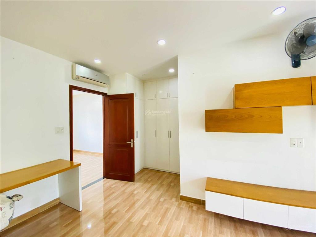 Nhà 3 phòng ngủ 75m2, full nội thất, sân ô tô đường 12m khu dân cư an ninh 24/7 có hồ bơi, gym
