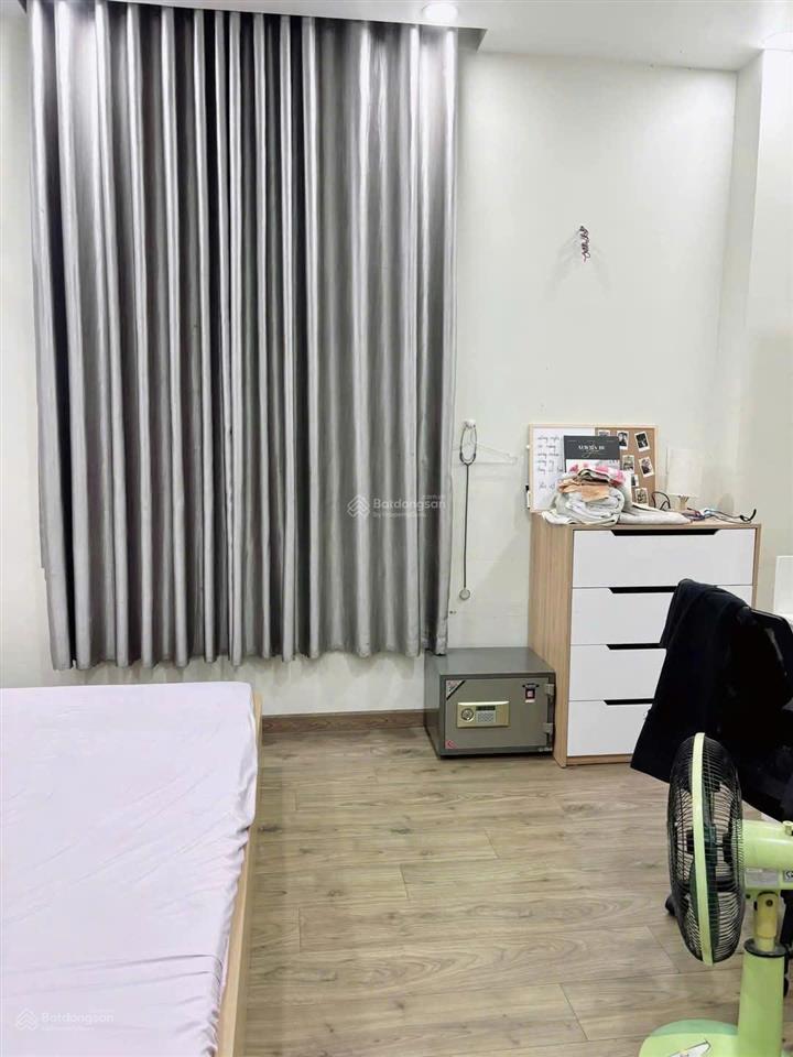Nhà phố melosa 5x17, 1 trệt 2 lầu full nội thất nhỉnh xíu 10 tỷ còn thương lượng  sổ riêng