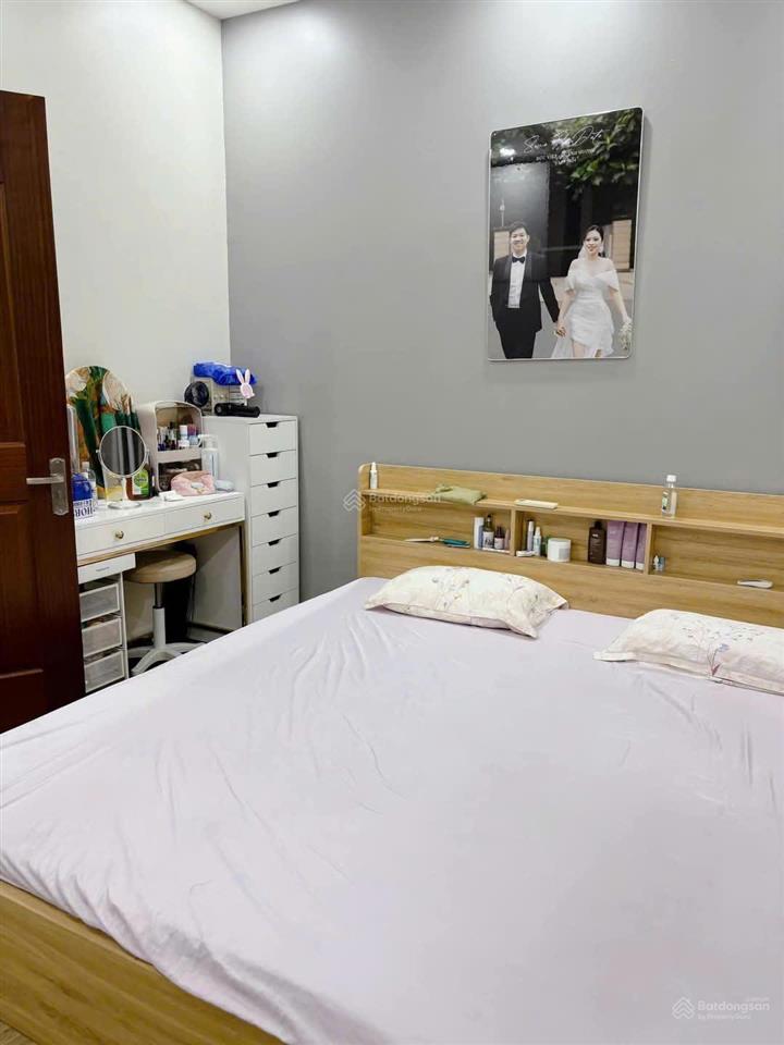 Nhà phố melosa 5x17, 1 trệt 2 lầu full nội thất nhỉnh xíu 10 tỷ còn thương lượng  sổ riêng
