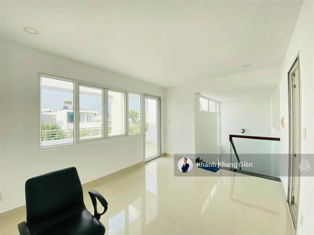 Cho thuê bt lucasta villa, 27 triệu vnd, 245 m2, 4pn, 4wc ở liên phường tiện ở và làm văn phòng