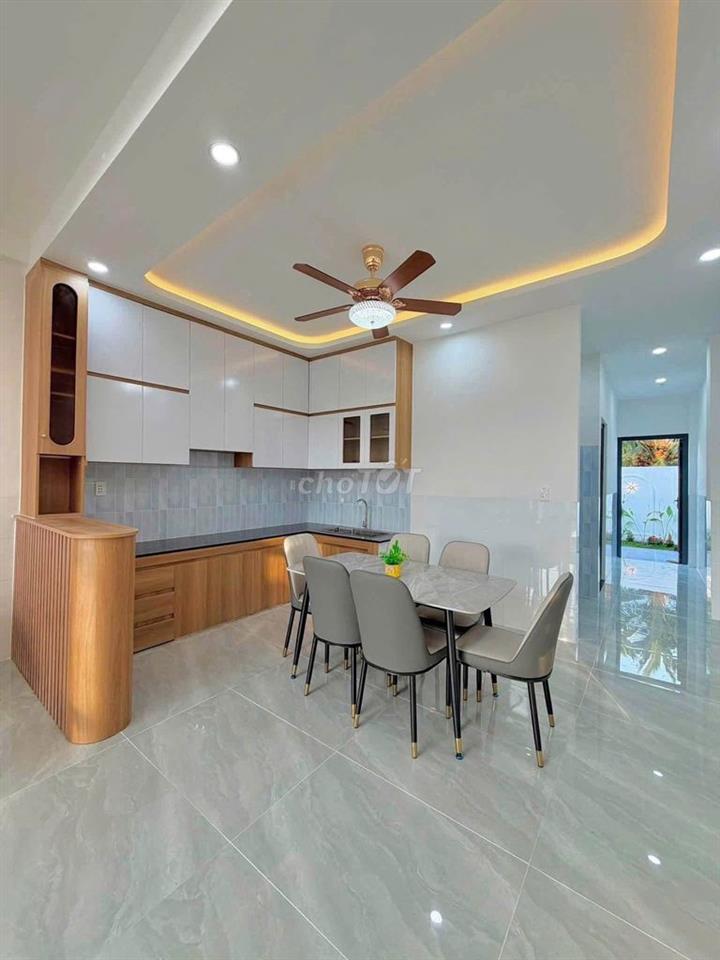 Nhà làm ăn thất bại bán lỗ căn nhà 1 lầu 1 lửng  giảm 200tr