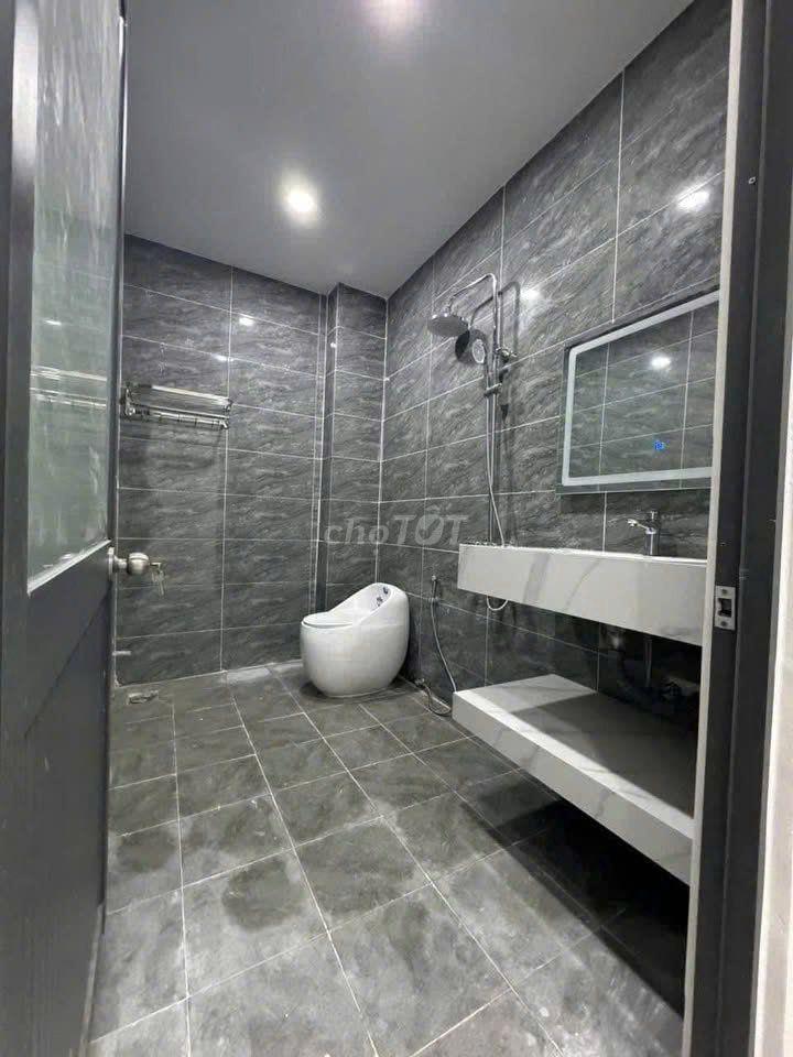 CHỦ NGỘP CẦN BÁN NHANH NHÀ LẦU GIÁ NÀO CŨNG BÁN NGAY BIÊN HOÀ