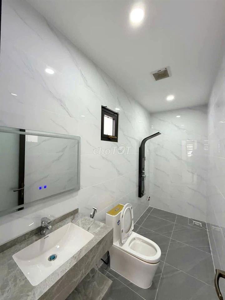 Bán nhà 5x19 mới xây ngay Khu Du Lịch Sơn Tiên 700tr vô ở ngay.