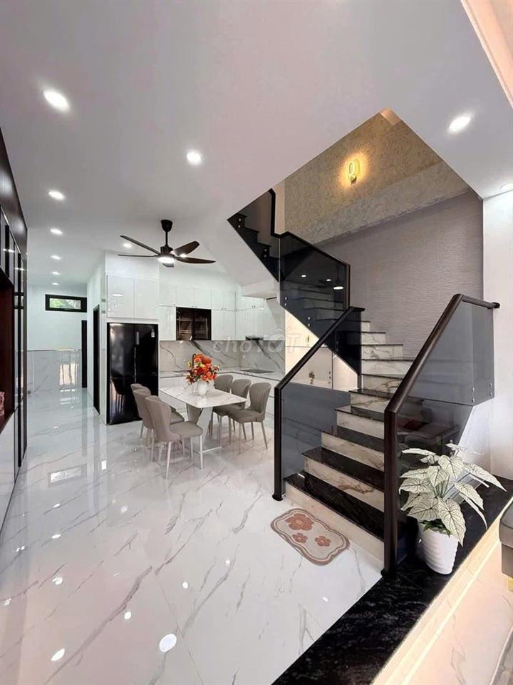 Bán nhà 5x19 mới xây ngay Khu Du Lịch Sơn Tiên 700tr vô ở ngay.