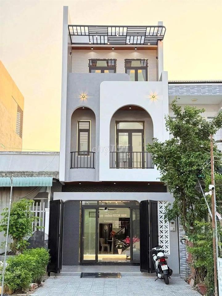 Bán nhà 5x19 mới xây ngay Khu Du Lịch Sơn Tiên 700tr vô ở ngay.