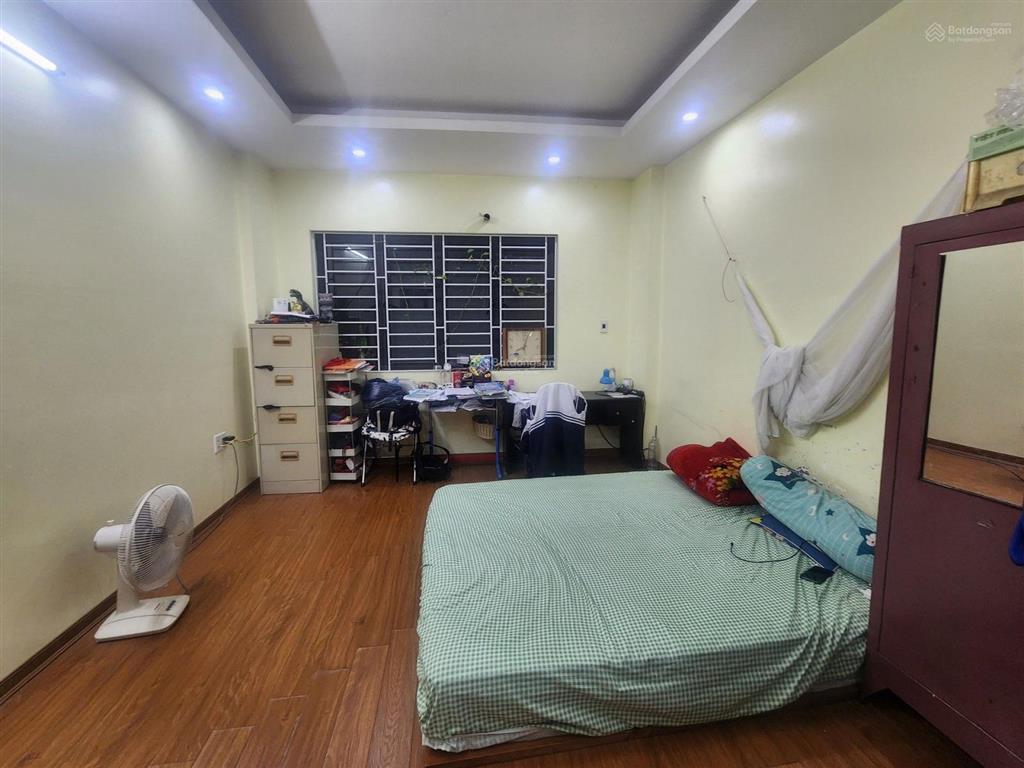 Bán nhà dt 35m2  giá 8,1 tỷ, tại phạm văn đồng, xuân đỉnh, ngõ nông  gần ôtô